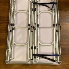 アウトドアテーブルの画像