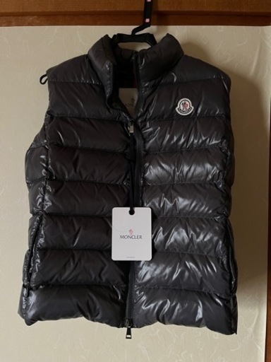 新品⭐︎モンクレール　ダウンベスト　サイズ4 グレー