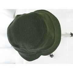 ■ベージュと暗緑色リバーシブル帽子の画像