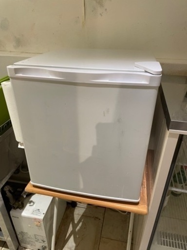 ノンフロン1ドア冷凍庫　32L