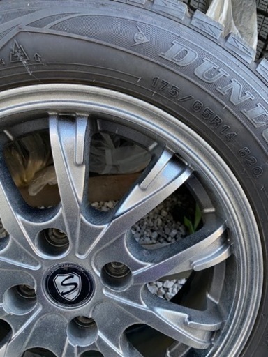 14インチ　アルミホイール付きスタッドレス