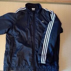 adidas 黒　ジャンパー