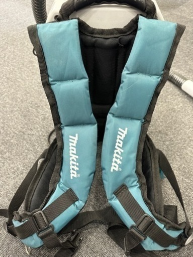 マキタ makita 充電式背負クリーナー 36V VC261D 中古