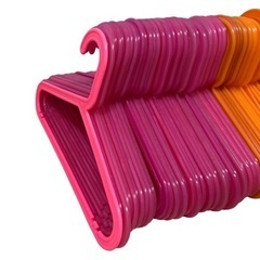 IKEA キッズハンガーまとめ売り　96本の画像