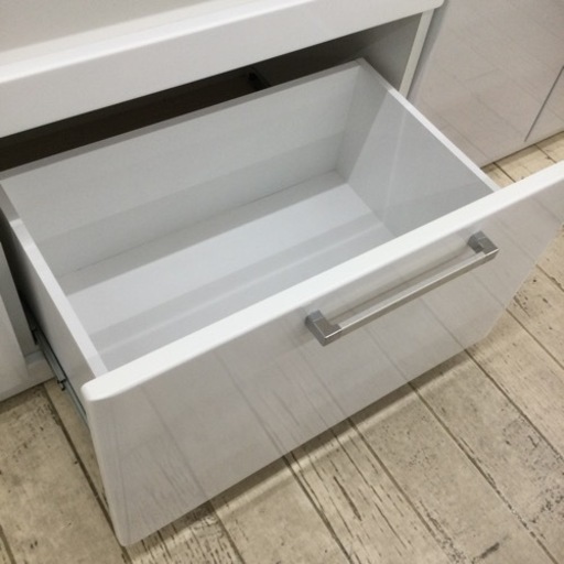 【✨ホワイト❗️２口コンセント❗️低めデザイン❗️✨】定価¥49,900 リビンズ キッチンカウンター