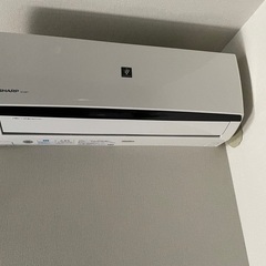 エアコンシャープ　18年製の画像