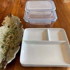 (決定しました)食器、耐熱ガラスタッパーセット 無料