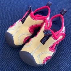 あかちゃんの服　これから寒くなるため、長袖になります。