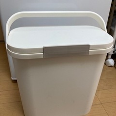 防臭ゴミ箱  ホワイト