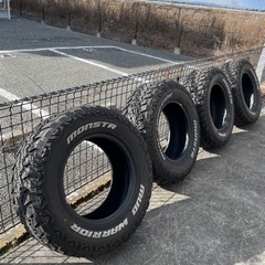 プラド ハイラックス タイヤ