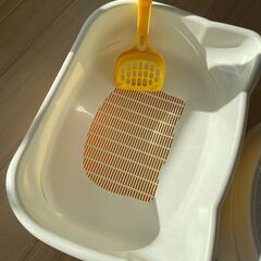 猫ちゃんトイレ（ユニチャームデオトイレとアイリスオーヤマの倒れにくい猫トイレ）の画像