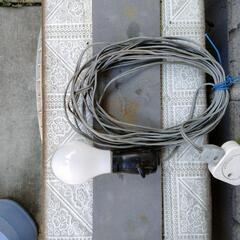 電球2　移動照明　室内灯　日曜大工　建築工事　仮設工事　電灯