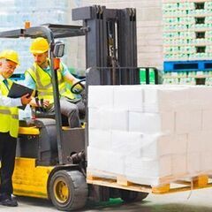 フォークリフトで農機部品を運搬するお仕事／TUC230104-1