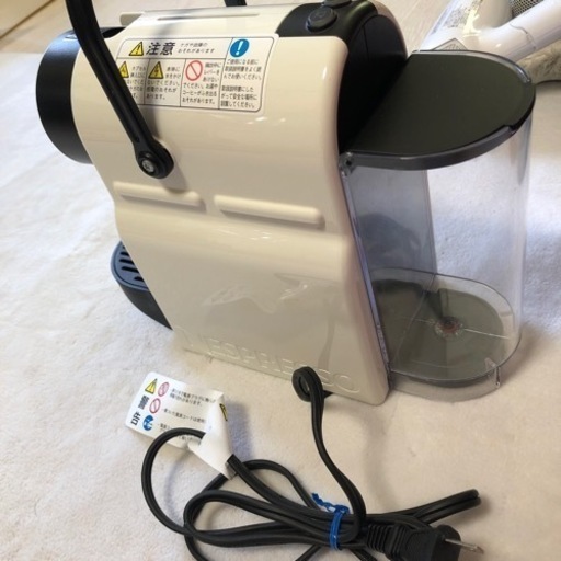 ネスプレッソ　コーヒーメーカー