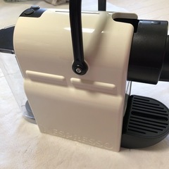 ネスプレッソ　コーヒーメーカー