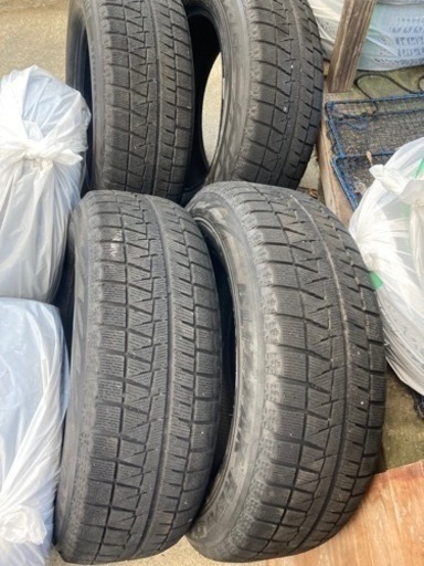 ブリヂストン　ブリザック　205/65r16を4本2011年
