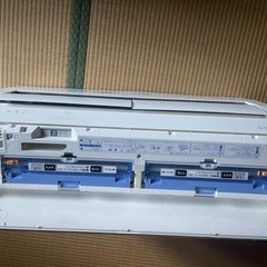 お掃除機能付エアコン　6畳用　ほぼ未使用品の画像