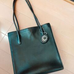 A4革製トートバッグ黒