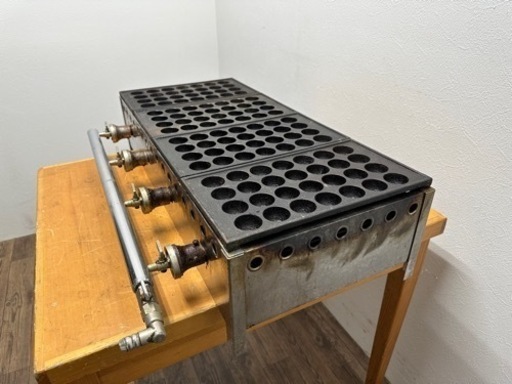 業務用　たこ焼き器　２８穴　４連　都市ガス用　屋台　店舗　W７８０ｘＤ４５０ｘＨ２０ｍｍ