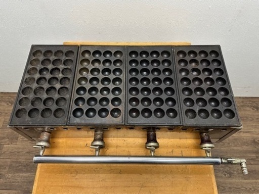 業務用　たこ焼き器　２８穴　４連　都市ガス用　屋台　店舗　W７８０ｘＤ４５０ｘＨ２０ｍｍ