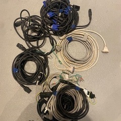 パソコン　電源ケーブル、VGAコード、etc