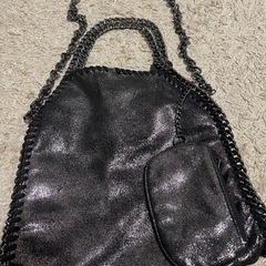 ショルダーバック黒光沢