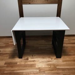 ニトリテーブル
