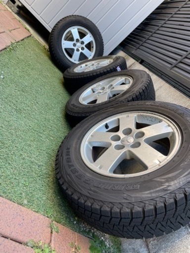 デリカd5 三菱純正ホイール　(おまけでスタッドレスタイヤ215/60R17ブリザック2013年製付き)