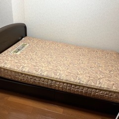 セミダブルベッド