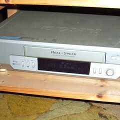 VHSビデオデッキ2台【詳細を読んでから問い合わせしてください】の画像