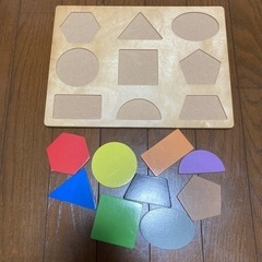 パズルと紐通しの画像