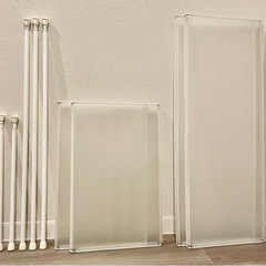 [取引完了]突っ張り棒とクリア棚板セットの画像