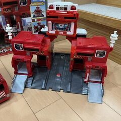 トミカ 変形出動 ! ビッグファイヤー　一部難ありの画像