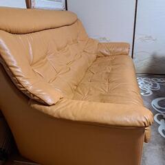 三人かけソファーの画像