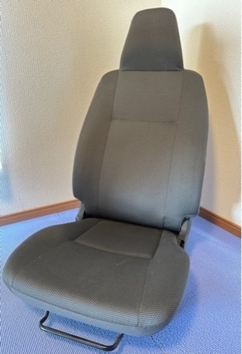 横浜発　新車外し　H25 ハイエース　シート