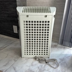 加湿空気清浄機　SHARP KC-30T4-Wの画像