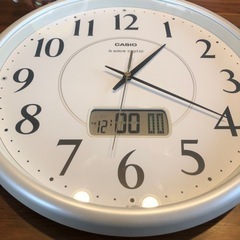 ジャンク品　壁掛け電波時計(カシオ/IC1001-J)の画像