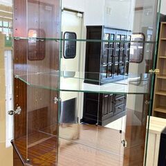 北海道 千歳市/恵庭市 domani/ドマーニ(karimoku/カリモク家具) キュリオケース Forza/フォルザ 飾り棚 ガラス棚 照明付 左の画像