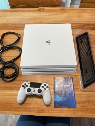 PS4 pro CUH-7200Bです。
