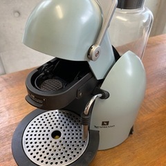 ネスプレッソ・コーヒーメーカー   C190