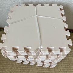 ジョイントマット ５２枚　パズルマット　アイボリーの画像