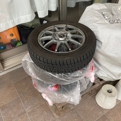 （商談中)スタッドレスタイヤとホイールの4本セットの画像