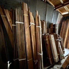 屋根板 敷板50束　杉　他にも沢山木はございます。の画像