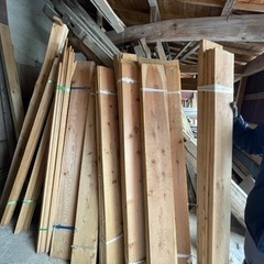 屋根板 敷板50束　杉　他にも沢山木はございます。の画像