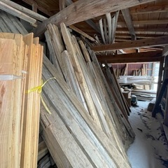 屋根板 敷板50束　杉　他にも沢山木はございます。の画像