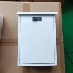 🉐¥7,999円➠¥3,999円🉐 ‼️✨全日本最安値挑戦中✨‼️ 💖ポスト 壁掛け ダイヤル式 郵便ポスト大容量 暗証番号 A4 薄型 北欧 白 ホワイトの画像