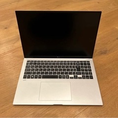 LG gram 16インチ　Corei7 メモリ16GB SSD512GBの画像