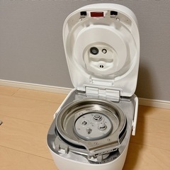 Panasonic 炊飯器 5.5合 SR-MPW100 ホワイト　の画像