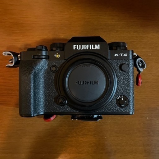 【美品】FUJIFILM X-T4 ボディ　ブラック　富士フィルム