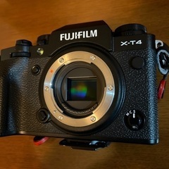 【美品】FUJIFILM X-T4 ボディ　ブラック　富士フィルムの画像